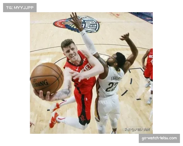 塔克作为矮个中锋成功转型，体现角色球员进化路径